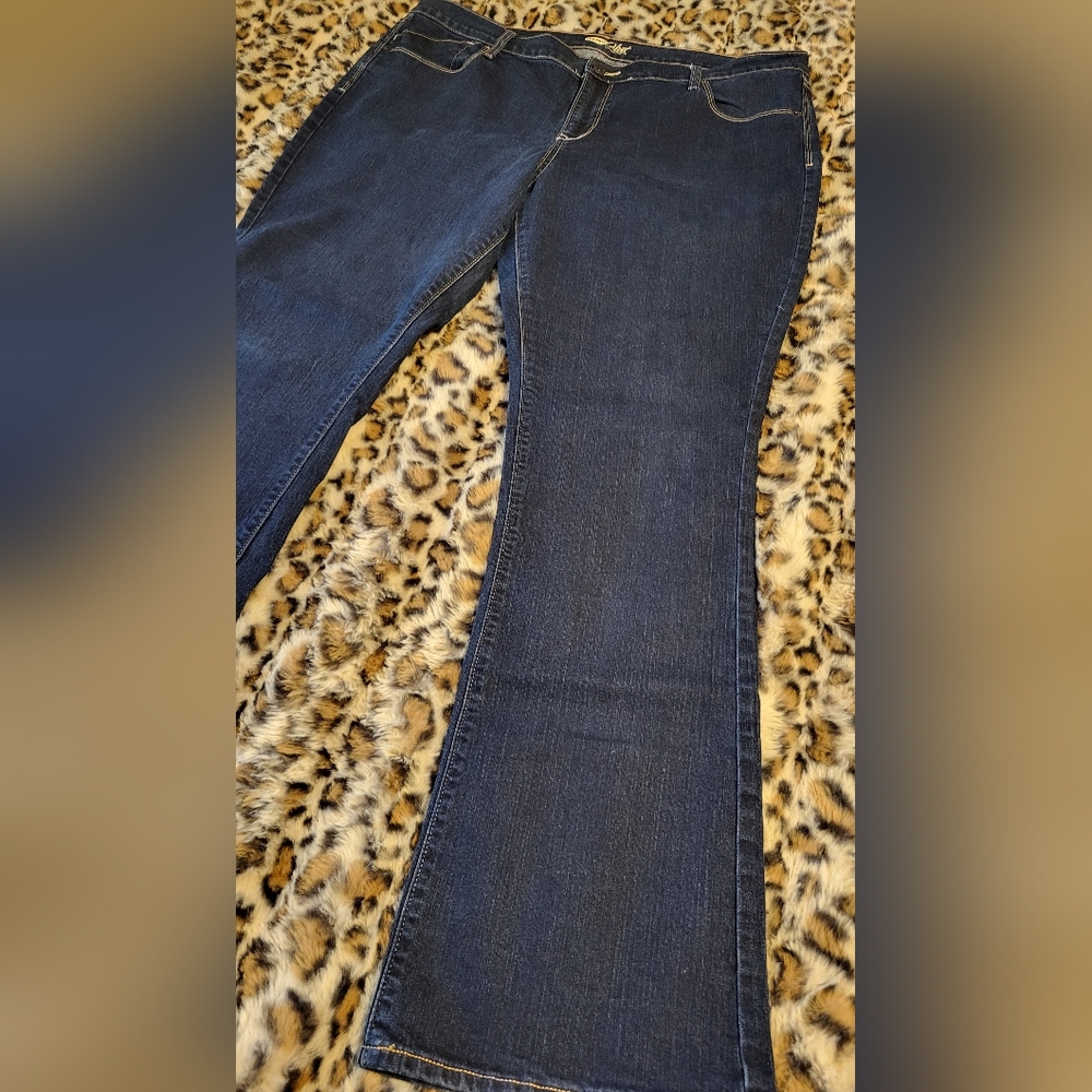 Old Navy Womens 18 Tall The Flirt Dark Wash Boot Cut Jeans EXCELLENT CONDITION